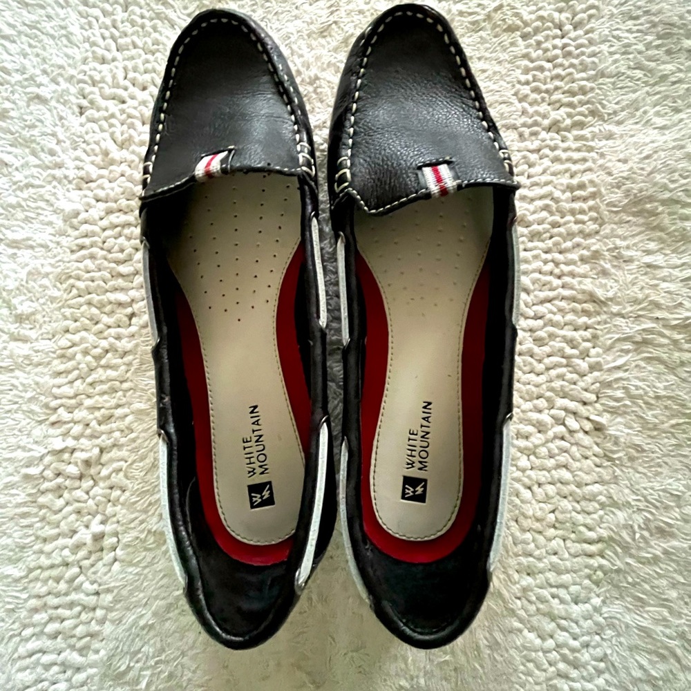 Deck shoes, leather loafers, rubber soles, navy blue, white trim